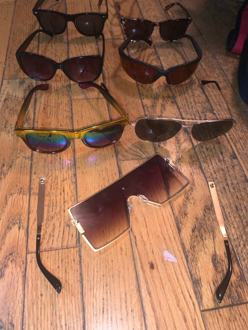 Variety Sunglasses $7 2 and 4 are sold - Picture 6 of 16